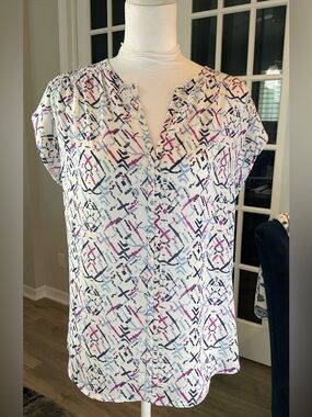 Monday Fun Geometric Abstract V-Neck Blouse - Size Small
